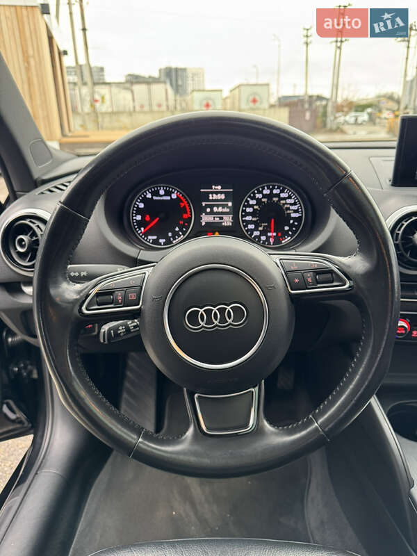 Седан Audi A3 2015 в Киеве