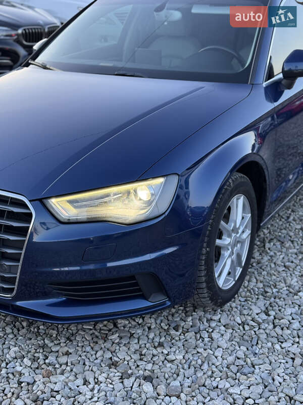 Седан Audi A3 2015 в Ивано-Франковске