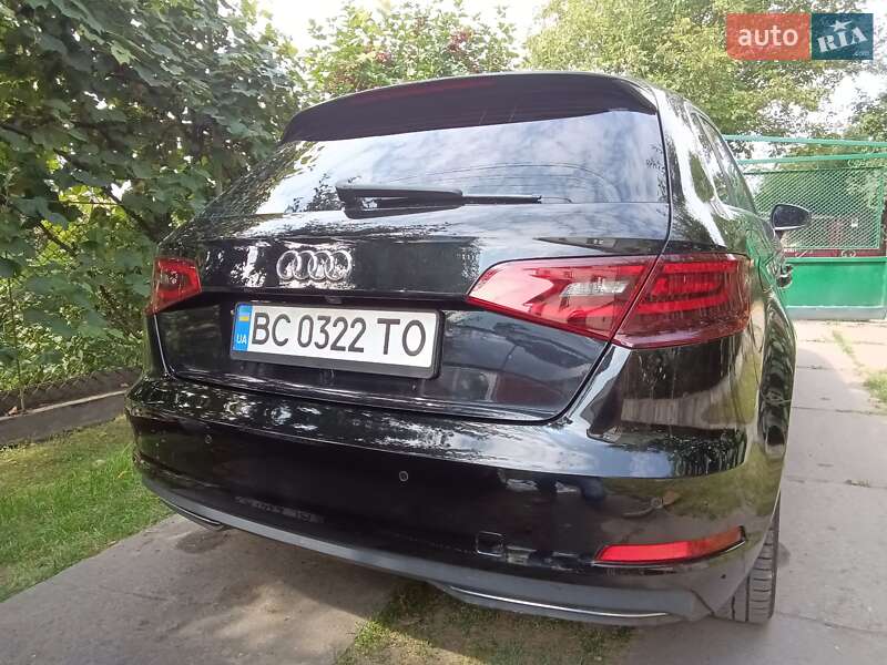 Хэтчбек Audi A3 2016 в Львове