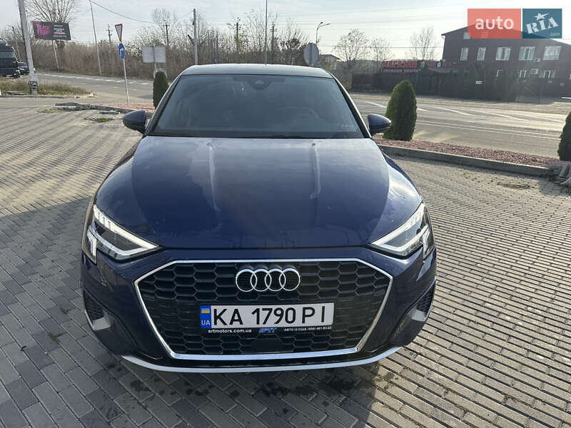 Седан Audi A3 2022 в Вишневом фото 3 Седан Audi A3 2022 в Вишневом