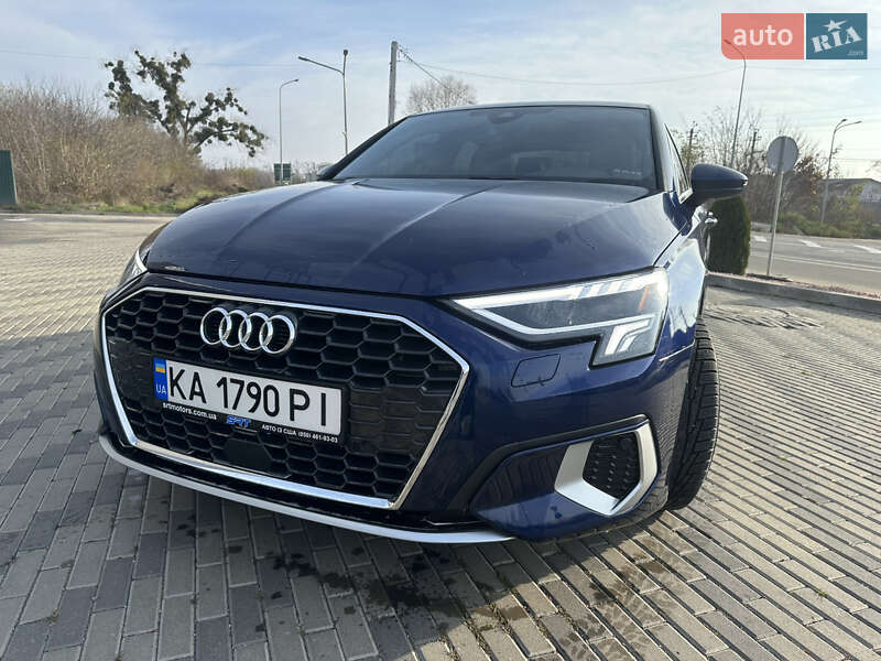 Седан Audi A3 2022 в Вишневому фото 4 Седан Audi A3 2022 в Вишневому