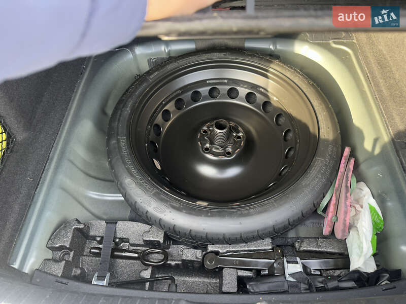 Седан Audi A3 2022 в Вишневом фото 7 Седан Audi A3 2022 в Вишневом