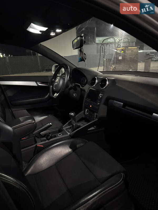 Хэтчбек Audi A3 2011 в Мукачево