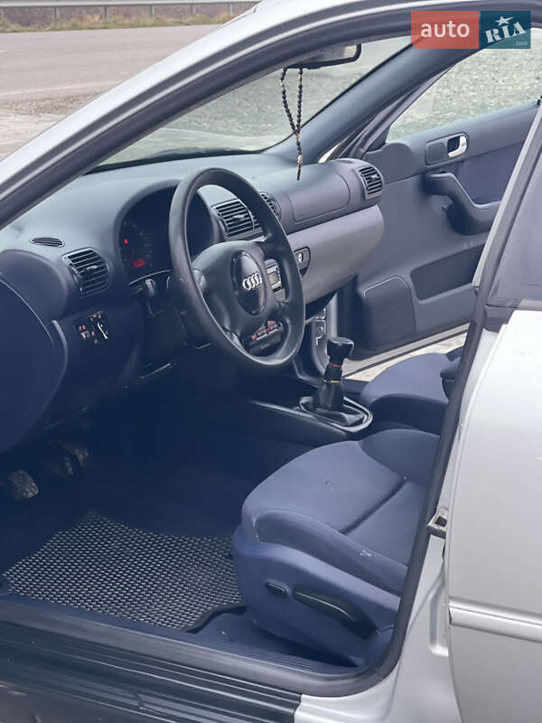 Хетчбек Audi A3 2001 в Хусті