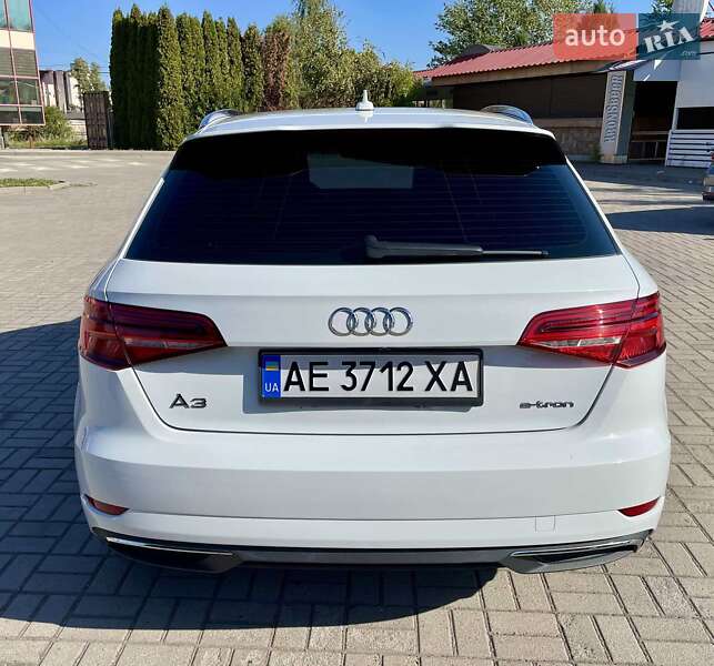 Хэтчбек Audi A3 2017 в Запорожье