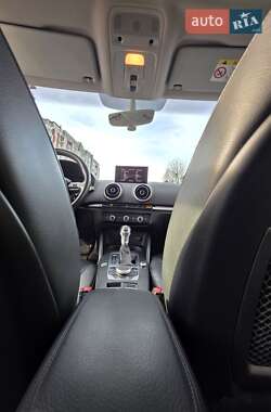 Седан Audi A3 2015 в Львове