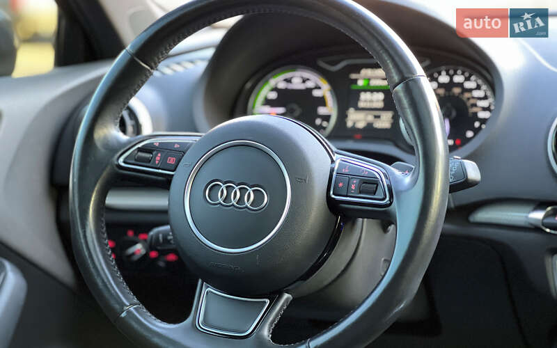 Хэтчбек Audi A3 2015 в Львове