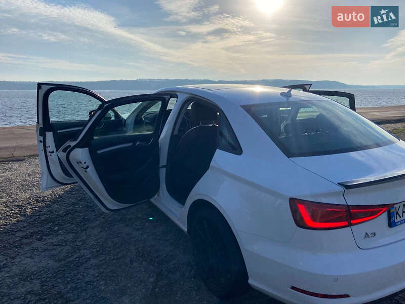 Седан Audi A3 2015 в Киеве