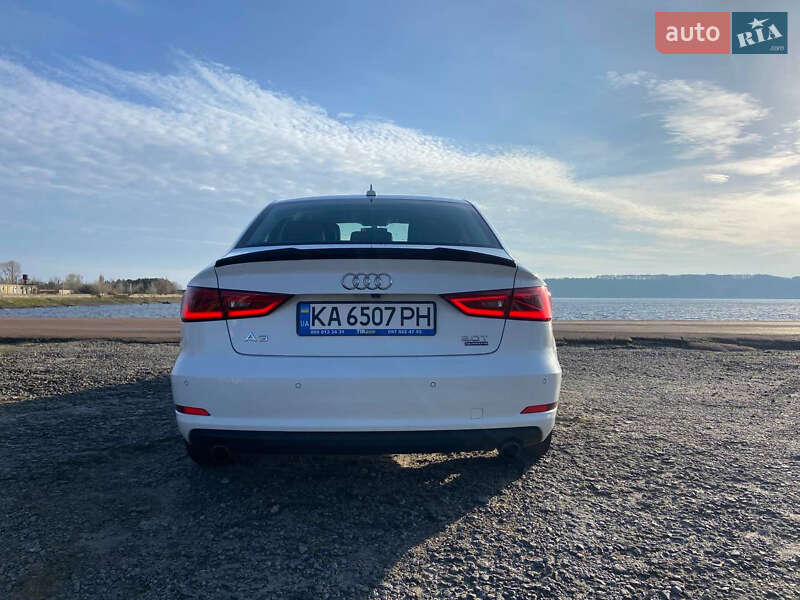 Седан Audi A3 2015 в Киеве