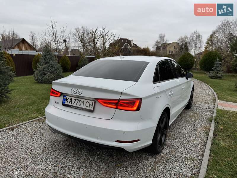 Седан Audi A3 2015 в Киеве