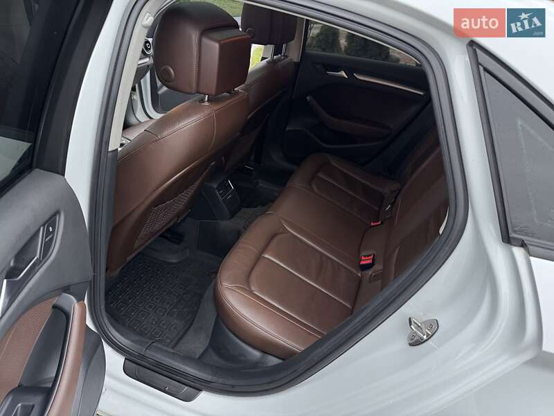 Седан Audi A3 2015 в Киеве