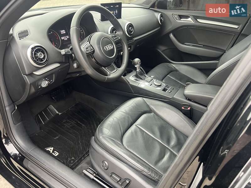Седан Audi A3 2015 в Рівному