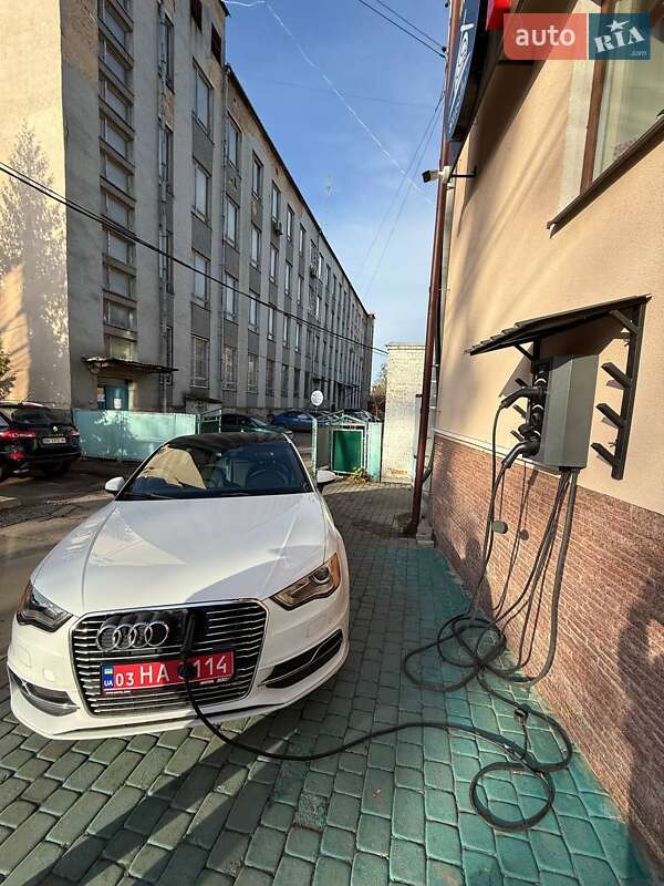Хетчбек Audi A3 2016 в Ірпені