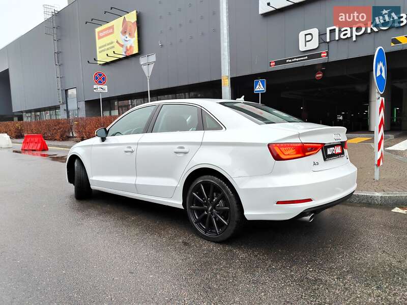 Седан Audi A3 2015 в Києві