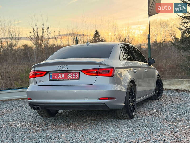 Седан Audi A3 2016 в Дрогобичі