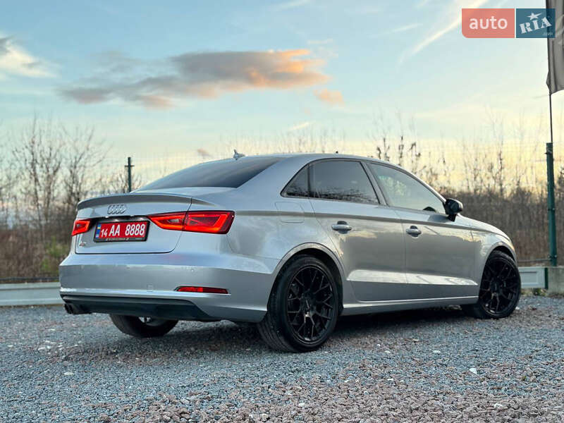 Седан Audi A3 2016 в Дрогобичі