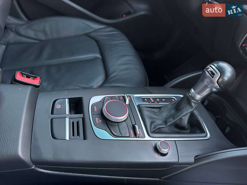 Седан Audi A3 2016 в Дрогобичі