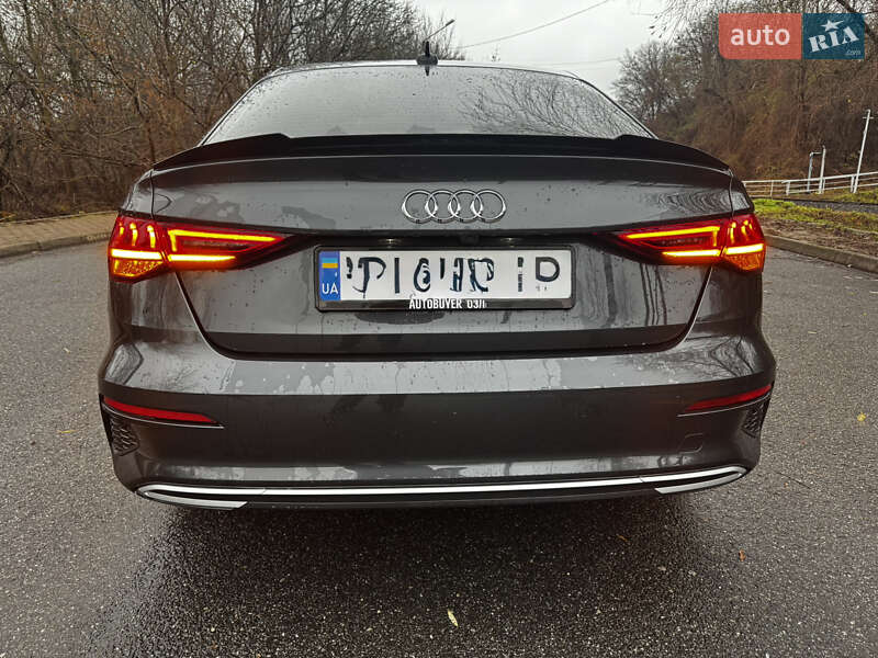 Седан Audi A3 2024 в Чернівцях