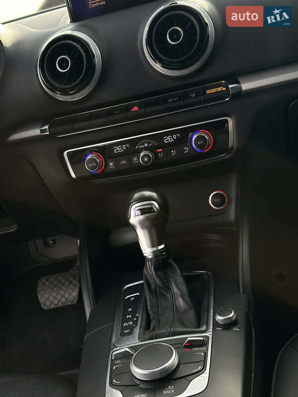 Седан Audi A3 2015 в Запорожье