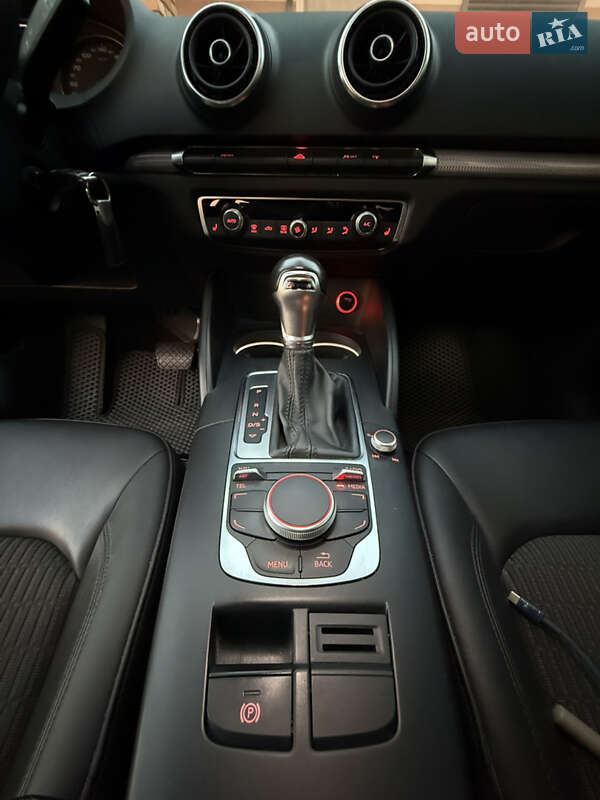 Хетчбек Audi A3 2015 в Дніпрі