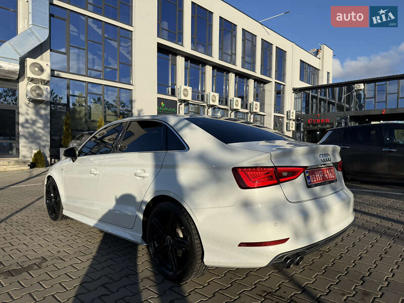 Седан Audi A3 2014 в Рівному