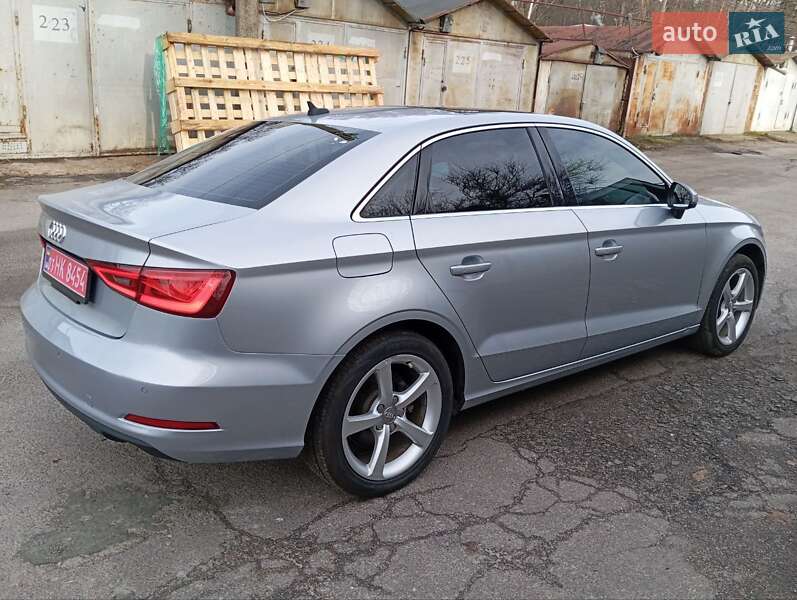 Седан Audi A3 2014 в Києві