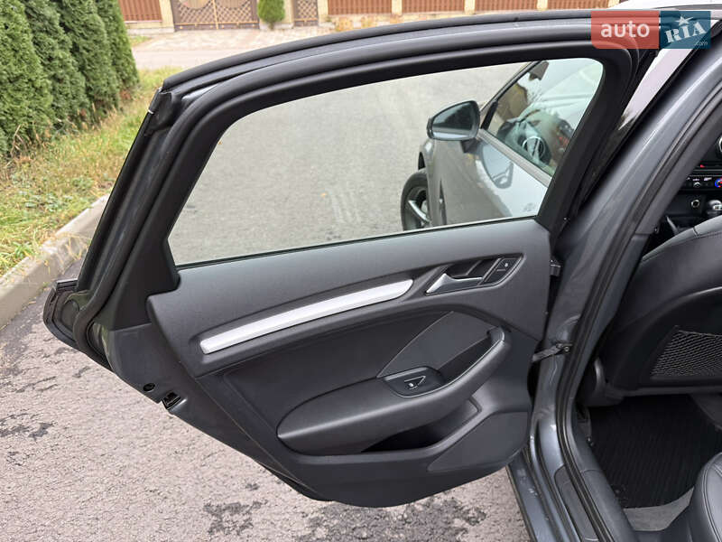 Седан Audi A3 2015 в Киеве