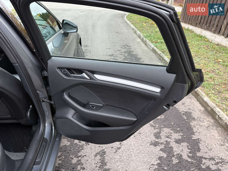 Седан Audi A3 2015 в Киеве