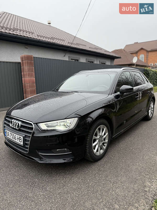 Хэтчбек Audi A3 2014 в Кривом Роге