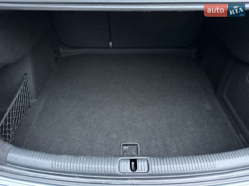 Седан Audi A3 2016 в Киеве