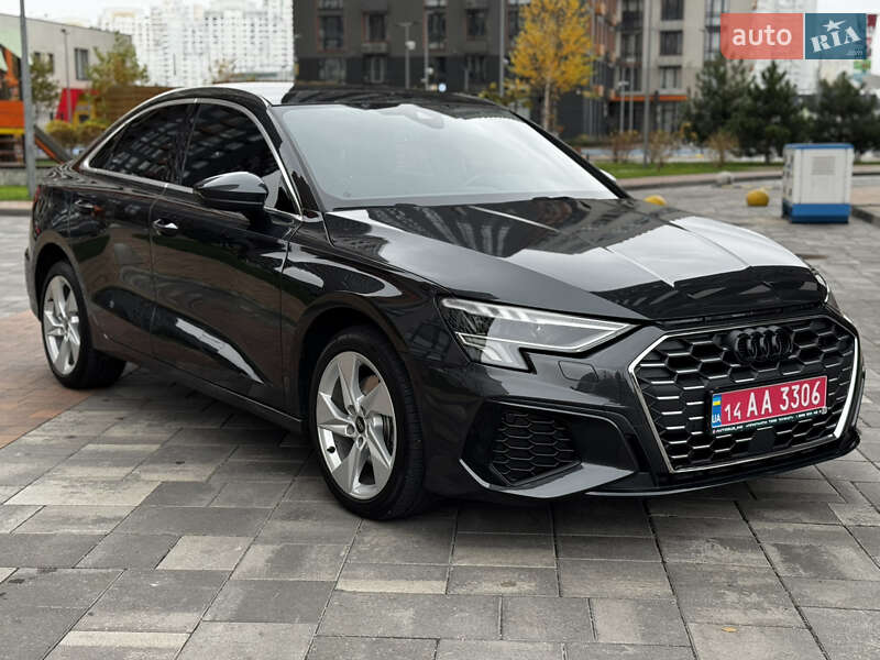 Седан Audi A3 2023 в Киеве