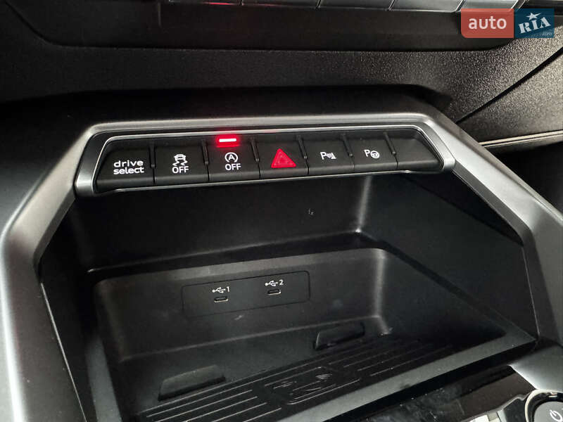Седан Audi A3 2023 в Киеве