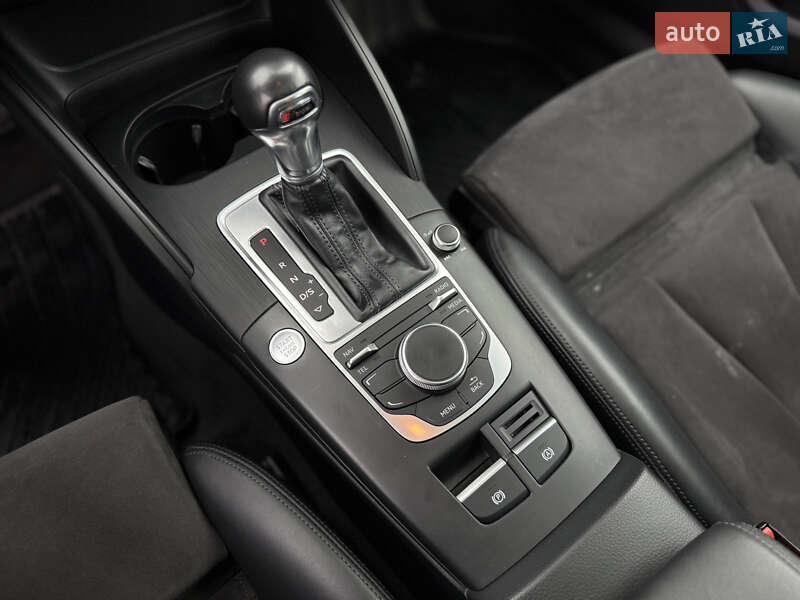 Хетчбек Audi A3 2016 в Львові