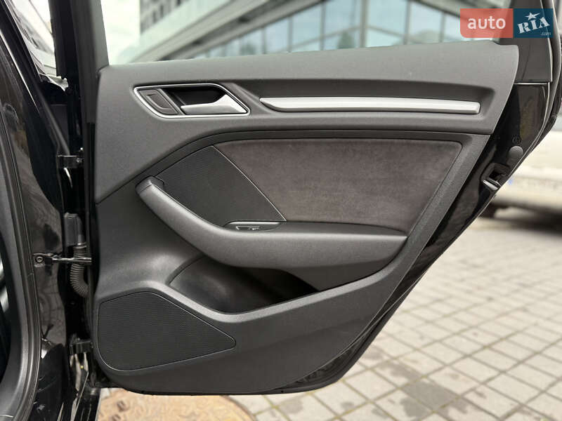 Хетчбек Audi A3 2016 в Львові