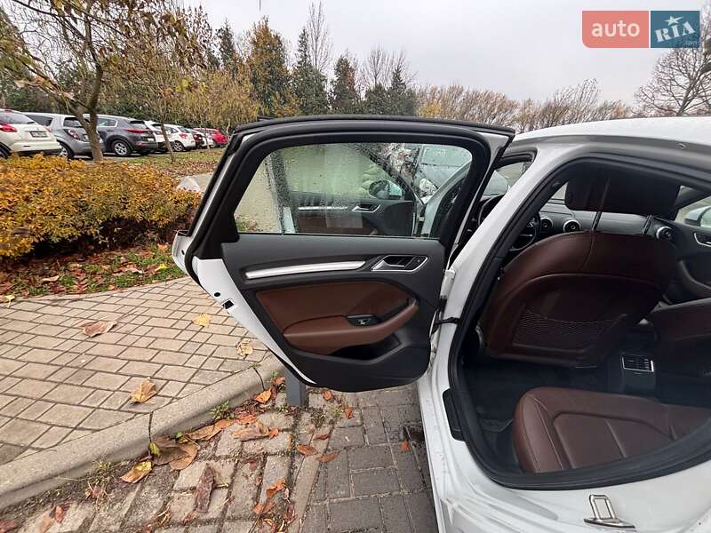 Седан Audi A3 2014 в Львові