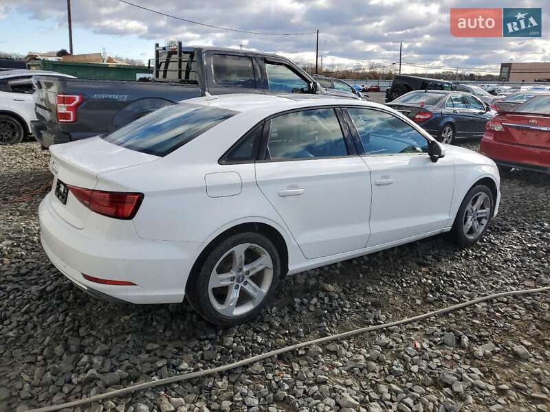 Седан Audi A3 2017 в Черкассах