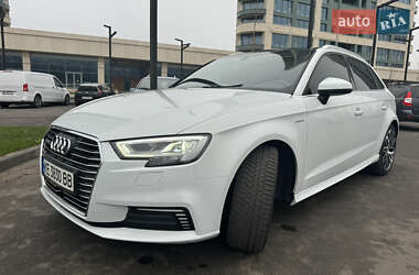 Хэтчбек Audi A3 2017 в Днепре