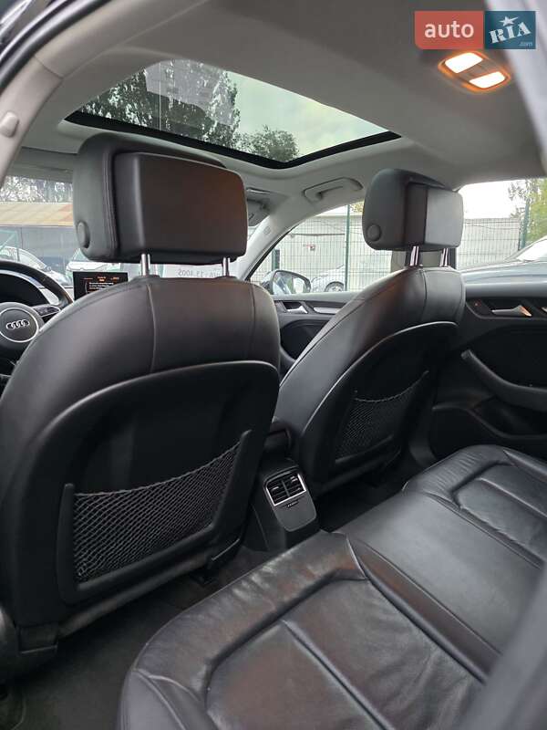 Седан Audi A3 2015 в Запоріжжі