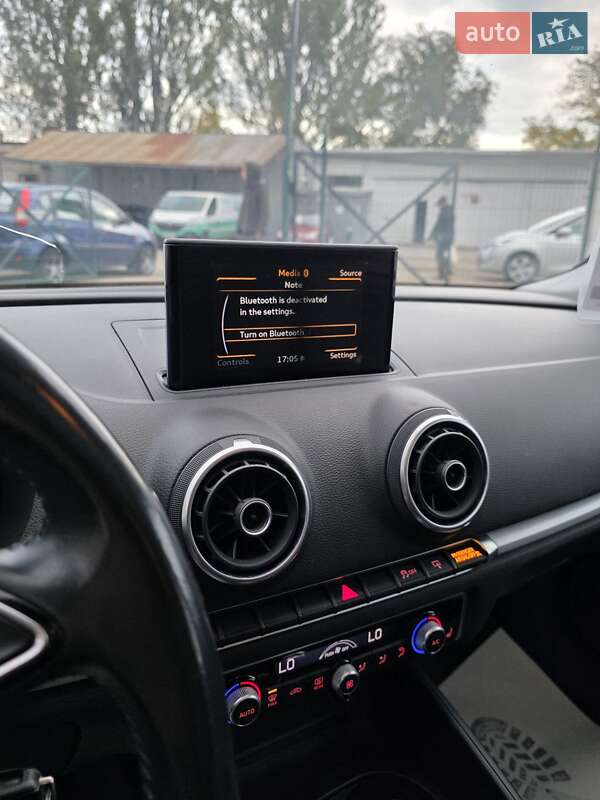 Седан Audi A3 2015 в Запоріжжі