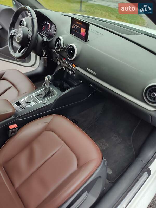 Седан Audi A3 2017 в Харкові