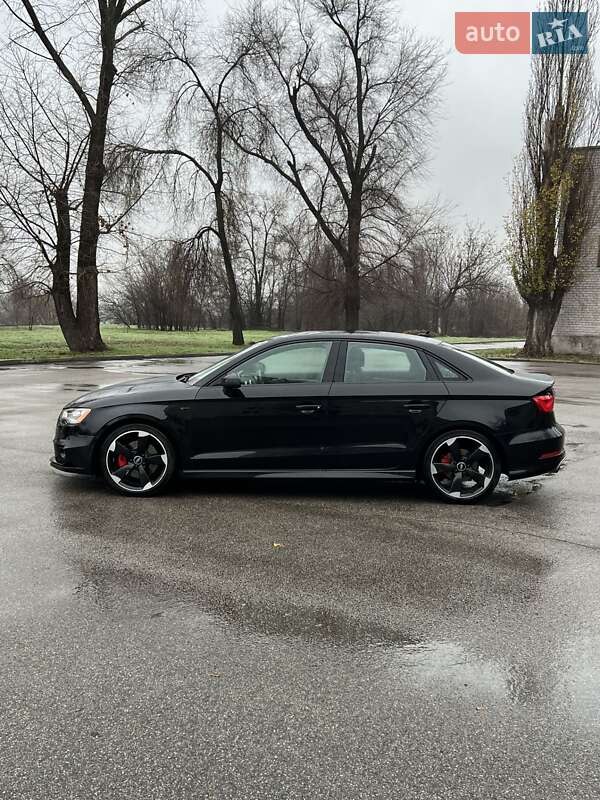 Седан Audi A3 2016 в Кривом Роге