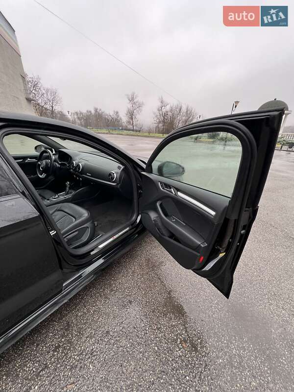 Седан Audi A3 2016 в Кривом Роге