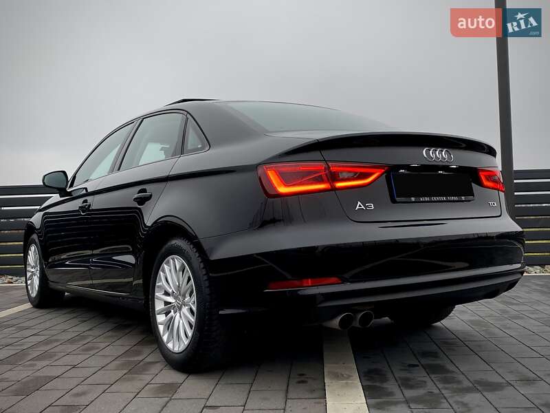 Седан Audi A3 2016 в Мукачево