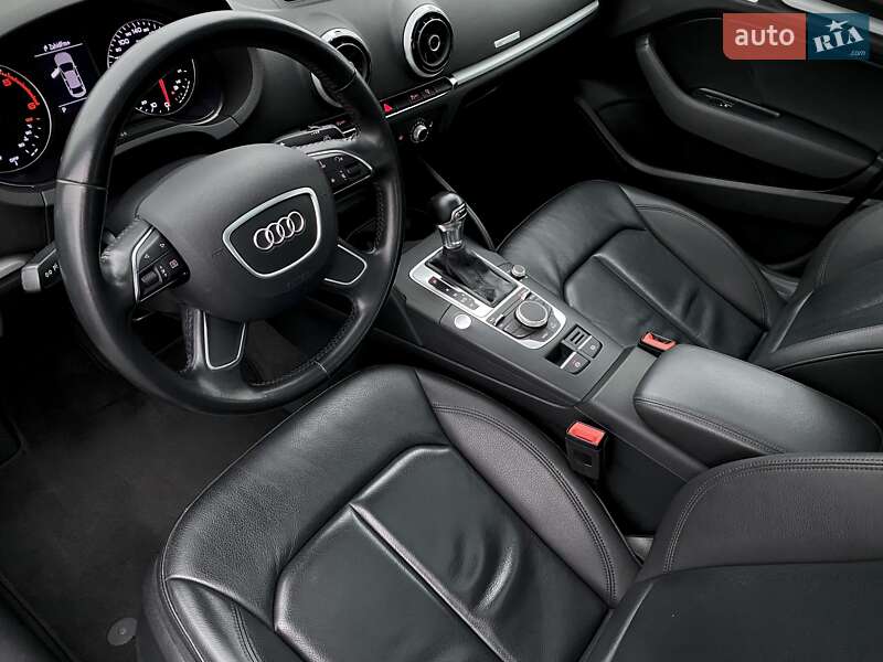 Седан Audi A3 2016 в Мукачево