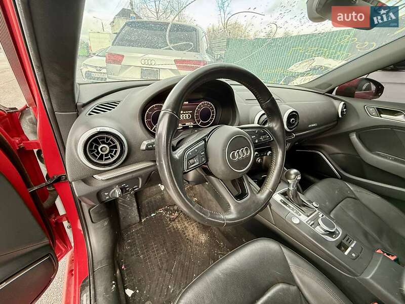 Хэтчбек Audi A3 2018 в Киеве