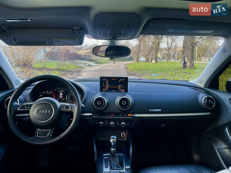Седан Audi A3 2014 в Кропивницком