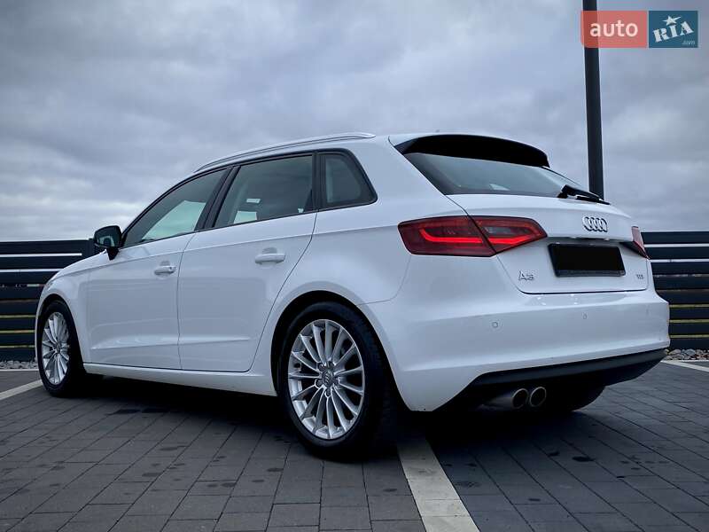 Хэтчбек Audi A3 2016 в Мукачево