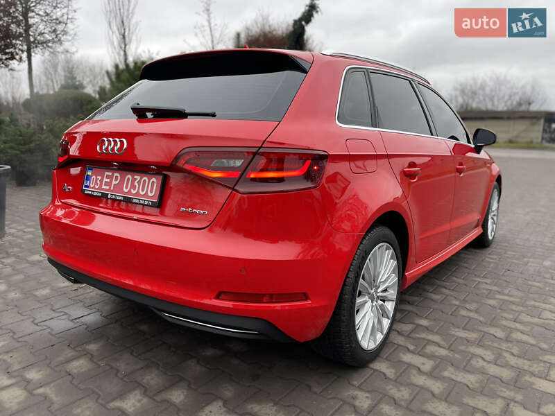 Хэтчбек Audi A3 2015 в Луцке