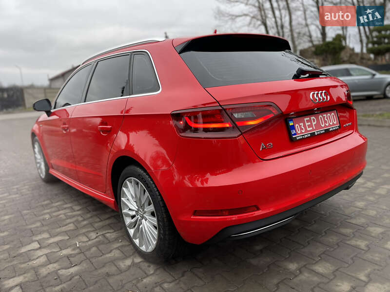 Хэтчбек Audi A3 2015 в Луцке