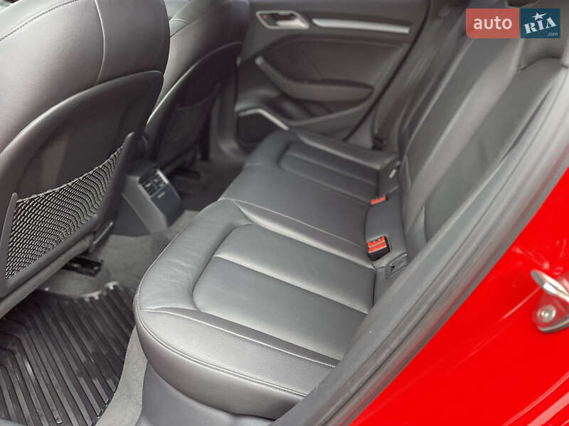 Хэтчбек Audi A3 2015 в Луцке